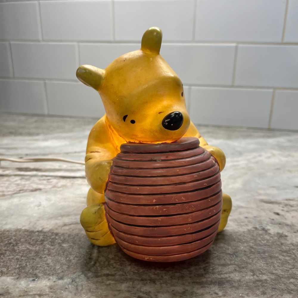 Vintage classics Winnie the Pooh light